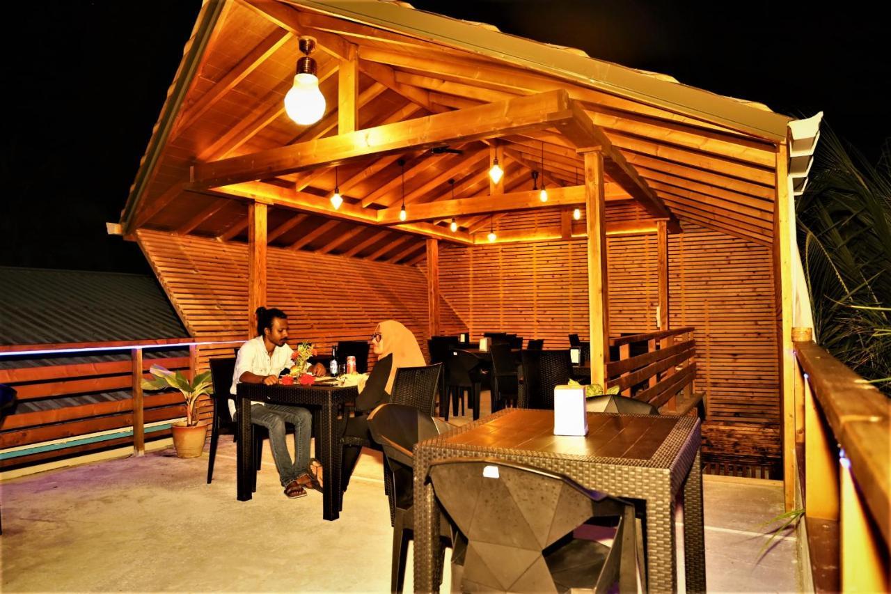 Dhigurah Beach Inn Exterior photo
